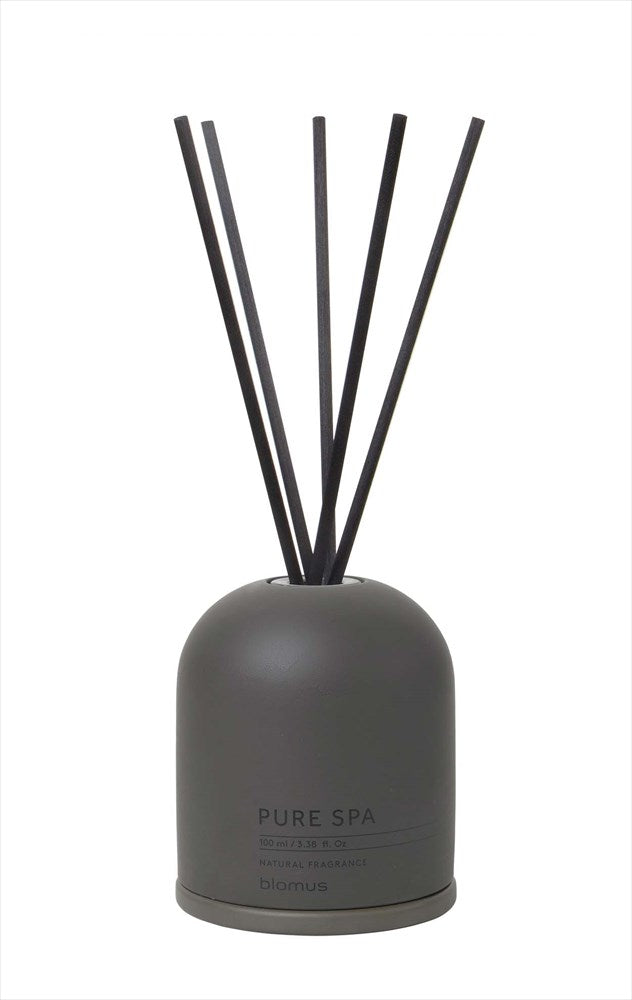 Set med glasflaska, betonghölje, 100 ml doftolja, 5 vasspinnar. Doft: Kyoto Yume. Färg: Tarmac. Material: Betong/Färgat glas/Plast