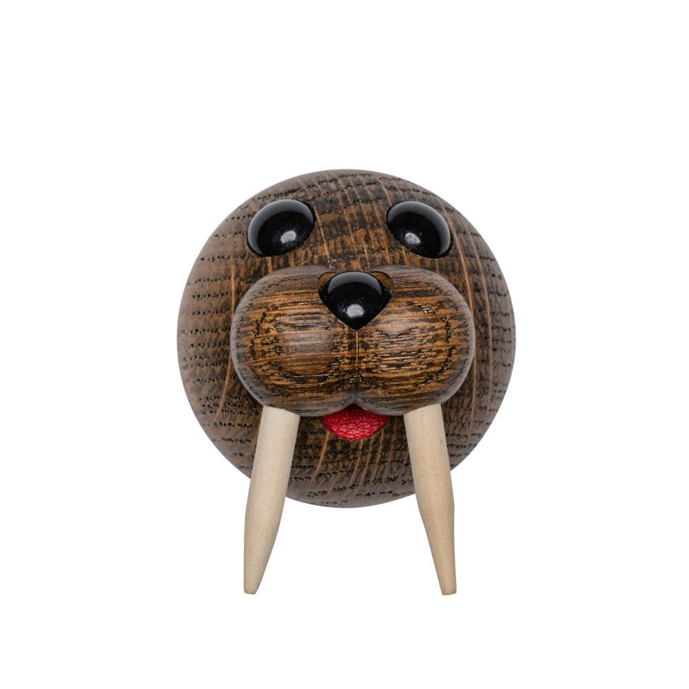 Magnet Wally Valross. Färg: Natur. Mått: 6 cm. Material: FSC Ek.