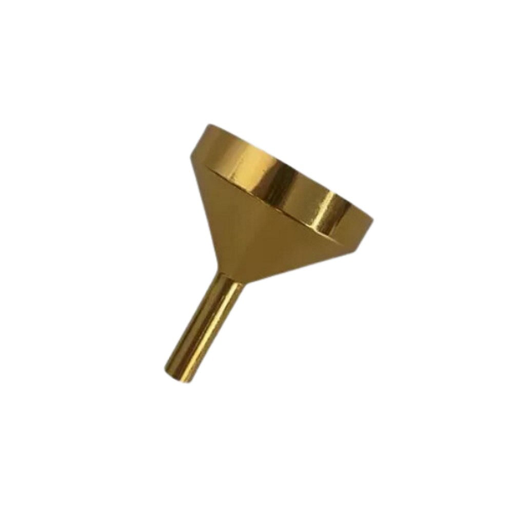 Tratt avsedd för K. Lundqvists behållare till doftpinnar. Material: Aluminium. Färg: Guld