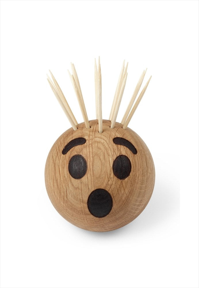 Spring Emotions tandpetshållare OMG inkl. tandpetare. Färg: Natur. Mått hållare: L7 cm / B7 cm / H7 cm. Material: FSC Ek, tandpetare FSC Mix Bambu. Designer: mencke&vagnby
