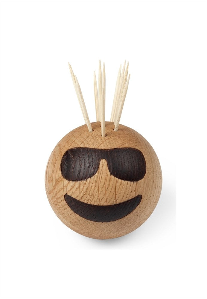 Spring Emotions tandpetshållare Cool inkl. tandpetare. Färg: Natur. Mått hållare: L7 cm / B7 cm / H7 cm. Material: FSC Ek, tandpetare FSC Mix Bambu. Designer: mencke&vagnby