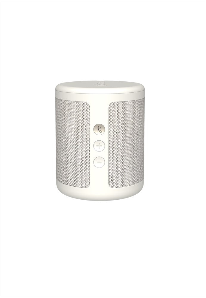 Högtalare/Radio DAB+, Bluetooth 5.3, FM. Färg: Soft White. Mått: Ø8,6 cm / H10,5 cm. Spara upp till 40 radiostationer. Alarm. Vattenresistent (IPX4). Högtalare 4Ω 6W upp till 14 timmars speltid på en laddning. Laddningstid 4 timmar USB och Qi. Inbyggt litiumbatteri 3.7V, 2500mAh. Input 5V/1A. Räckvidd upp till 10 m. Radiofrekvens 2402–2480 MHz. Max radiofrekvenseffekt: <3 dBm. Material: 100% återvunnen plast (GRS), silikon, metall, textil 100% återvunnen polyester. USB-C kabel medföljer.