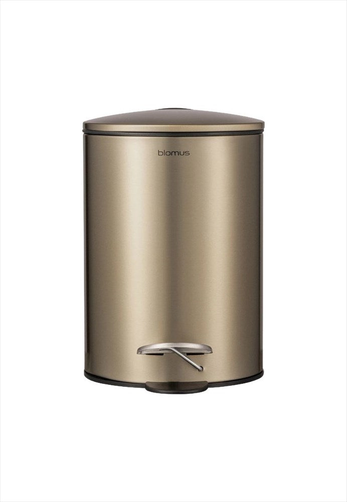 Tubo Pedalhink 3L Mässing. Mått: Höjd 24,5 cm, Ø 17 cm. Material: Titanlackerat stål/plast.