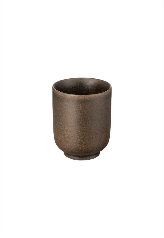 Mugg 15 cl. Material: Stengods. Mått: H 8,5 cm x B 6,5 cm. Volym: 15 cl. Färg: Espresso