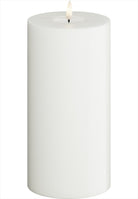 LED Blockljus. Färg: Vit. Material: Paraffin wax / resin. Mått: 10x20 cm (exkl. flamman på 2 cm). Batteri: 3 x AA (Ingår inte). Batteritid: 500+ timmar