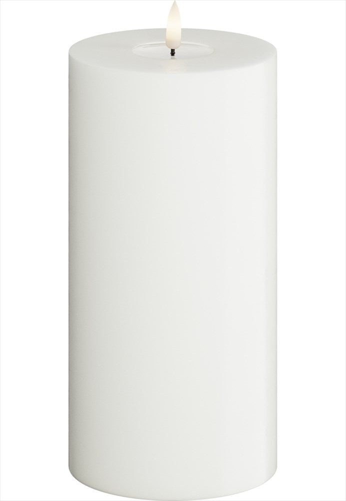 LED Blockljus. Färg: Vit. Material: Paraffin wax / resin. Mått: 10x20 cm (exkl. flamman på 2 cm). Batteri: 3 x AA (Ingår inte). Batteritid: 500+ timmar