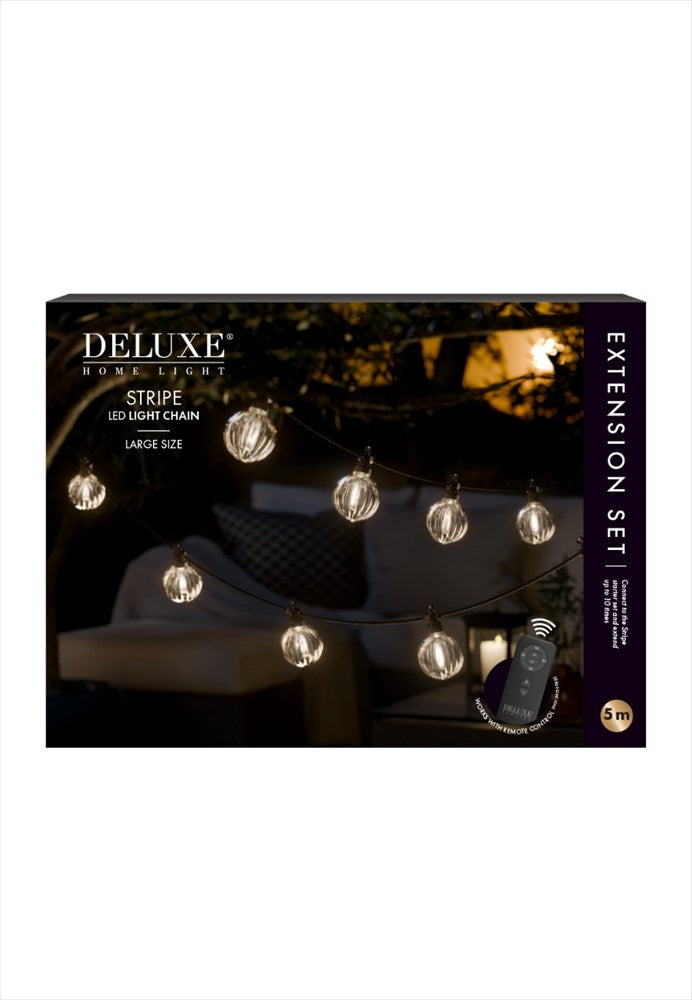 Förlängningsset till LED Ljusslinga Stripe Starter set Large DH-STRIPE-S0002. Längd 5 m med 10 lampor för inomhus och utomhus. Mått lampa: D8 cm. IP44 vattentät. Fungerar med DeluxeHomearts fjärrkontroll som köpes separat.