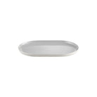 Serveringsfat från Blomus serie Sablo. Mått: L30 cm. Material: Stengods. Färg: Cloud