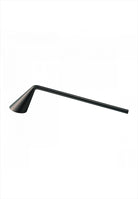 Ljussläckare. Mått: L23 cm / B3,5 cm / H5,5 cm. Material: Zinklegering, belagd. Färg: Burned metal