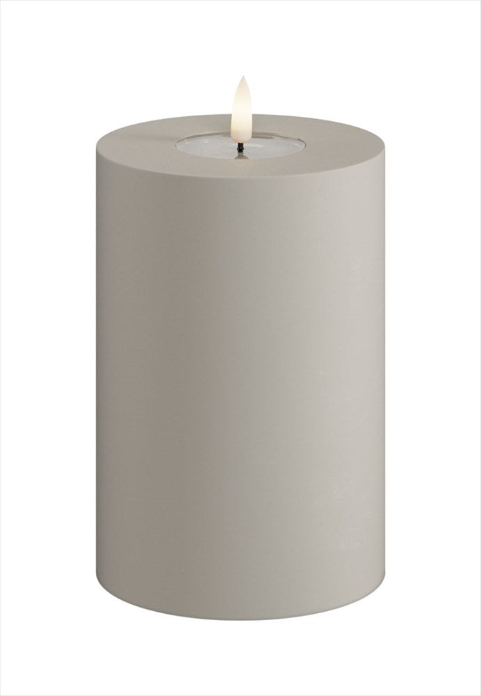 LED Blockljus för utomhus och inomhus. Färg: Sand. Material: HIPS. Mått: 10x15 cm (exkl. flamman på 2 cm). Batteri: 2 x C (Ingår inte). Batteritid: 1500+ timmar