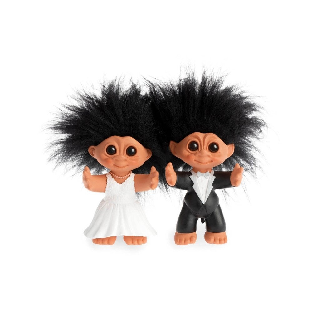 Lyckotroll Bröllopspar. Firande troll 2 st. Höjd: 9 cm. Material: Polyresin, fårskinn.
