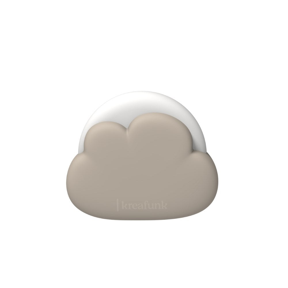 Trådlös LED-Lampa. Färg: Beige. 6 olika ljuslägen. 2 timmar timerfunktion. Hängsnöre medföljer. Upp till 50 timmars batteritid. Laddningstid 3 timmar. USB-Typ: USB-C (Inkluderad). Vattenresistent (IPX2). Material: 100% återvunnen GRS-certifierad ABS-plast. Fri från PFAS.