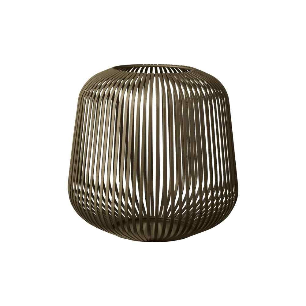 Lito Ljuslykta medium från Blomus. Mått: H27cm B28cm L28cm. Material: Pulverlackerat stål. Färg Burned Metal.