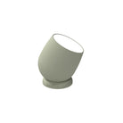 Portabel LED-lampa med dimbart ljus. Vattenresistent IPX4. Mått: Ø8,2 x 9,6 cm. Batteritid: Upp till 30 timmar. Laddar på 1-2 timmar. Riktbart lyse. Material: 100% återvunnen GRS-plast/Järn/Silikon. Färg: Dusty Olive
