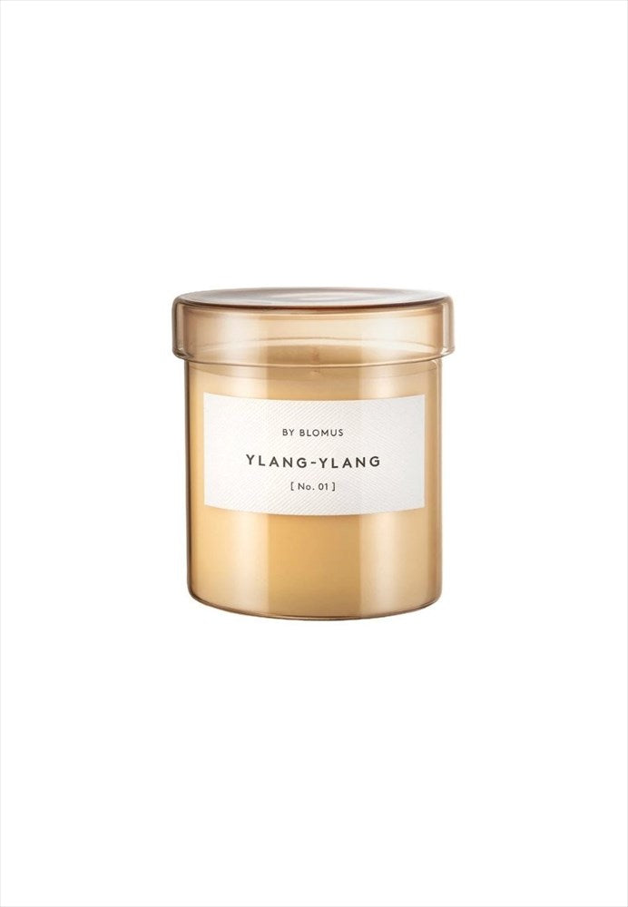 Doftljus. Yland-Ylang Misty Rose. Mått: H 9,5 cm / Diameter 9 cm. Brinntid: 45 timmar